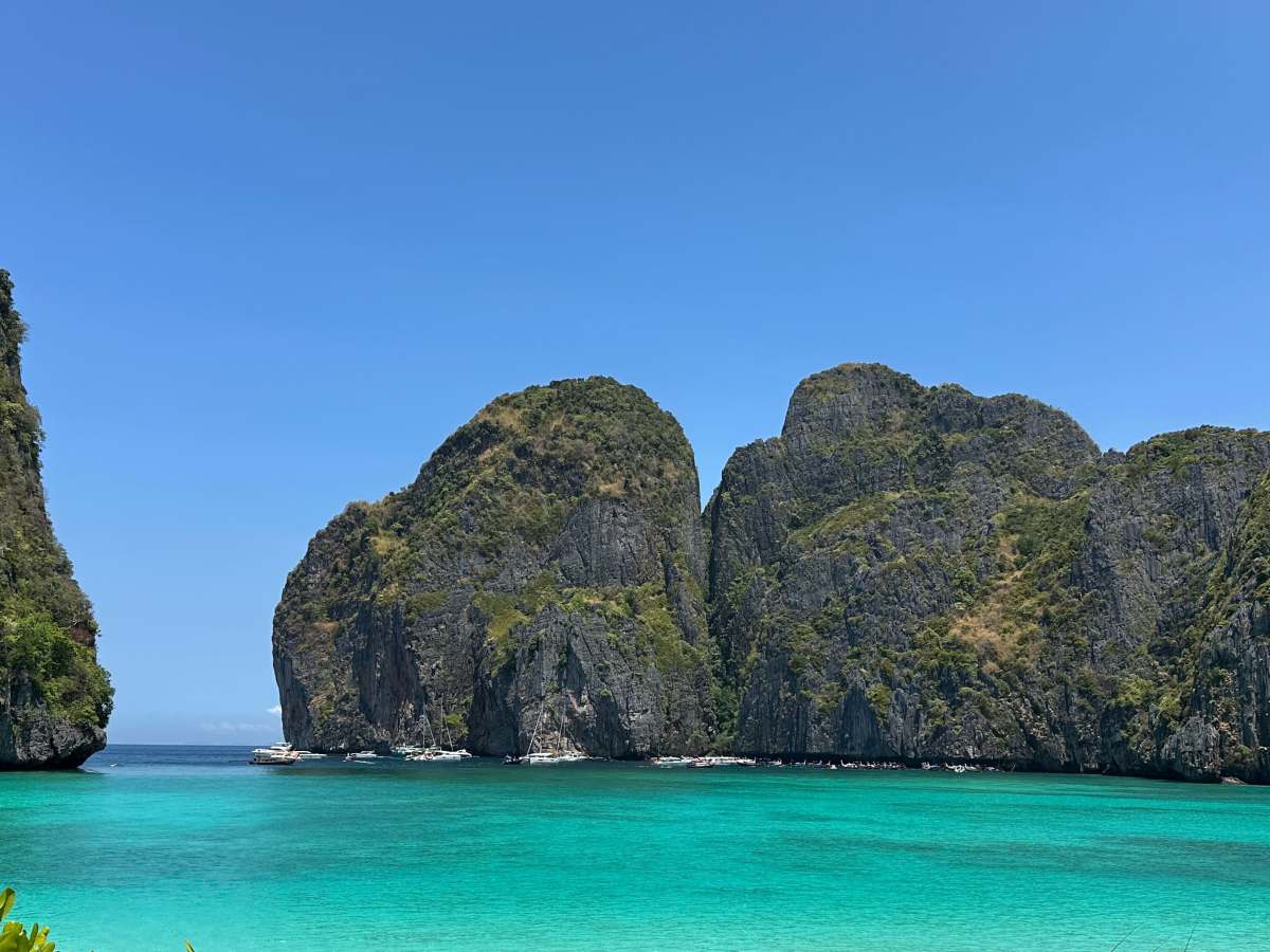 Slavné Phi Phi Islands z filmu „Pláž“ – turistická past?&nbsp;🇹🇭