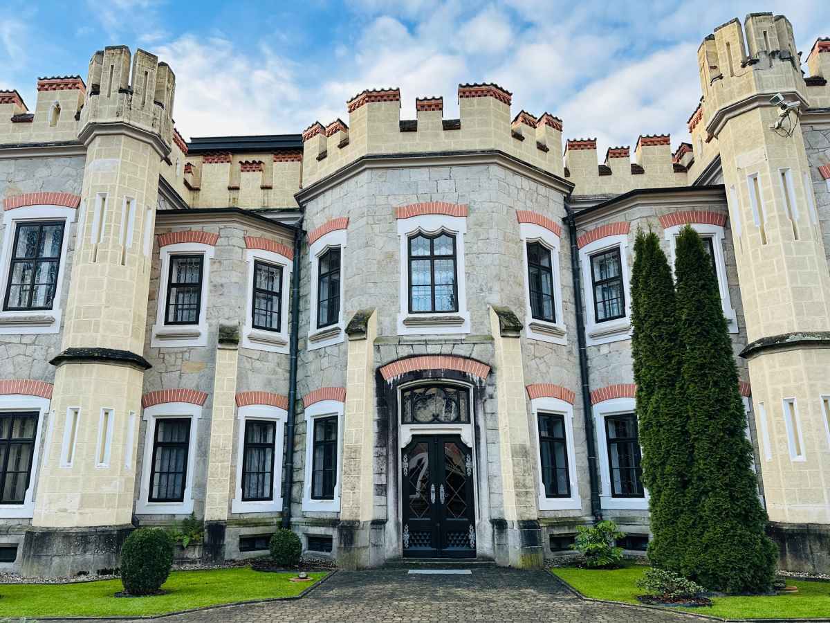 Hluboká nad Vltavou: bydlení na zámku&nbsp;🇨🇿